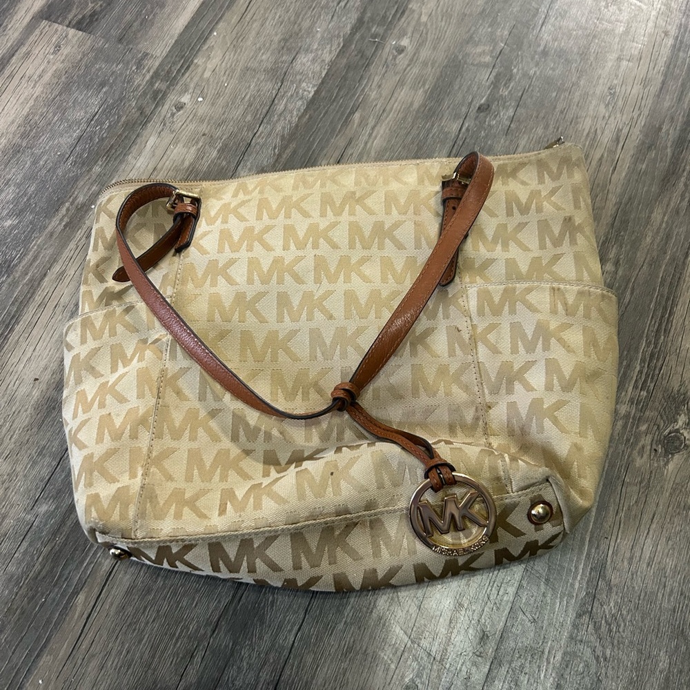 Michael kors purse